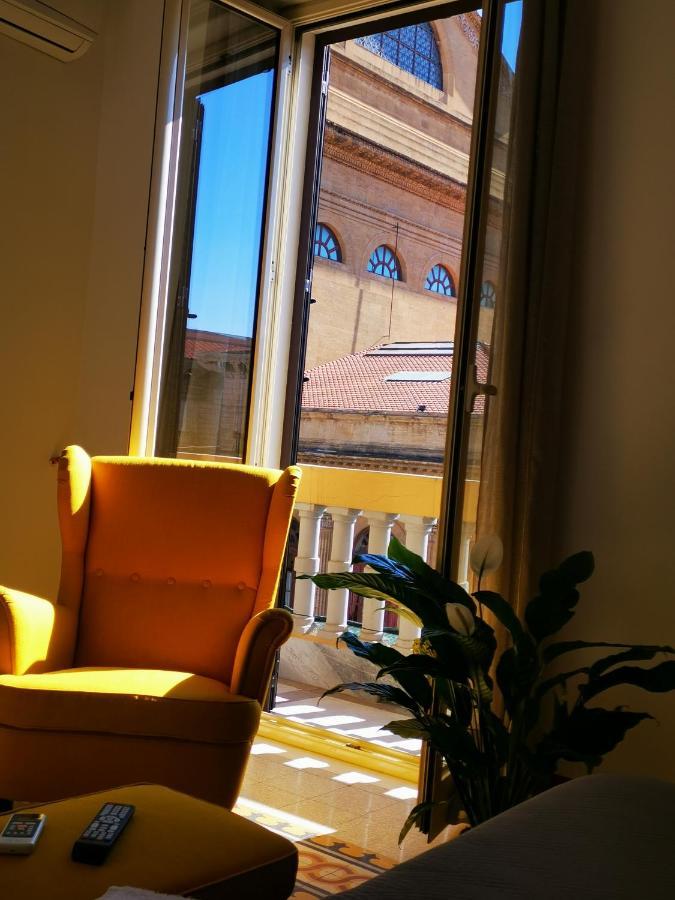 All'Ombra Del Massimo Palermo Luaran gambar